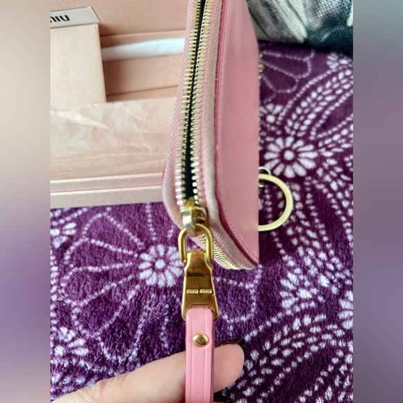 ⭐️COA⭐️MIU MIU PETALO PINK COIN/CARD ZIPPY KEY CASE~comes w/box 💯AUTHENTIC - Picture 7 of 9